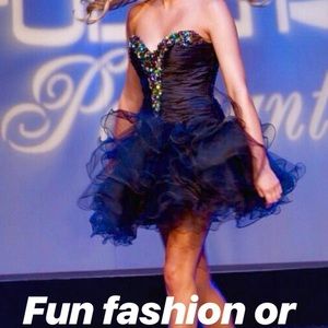 Sherri Hill Size 2 cocktail dress black multi gems